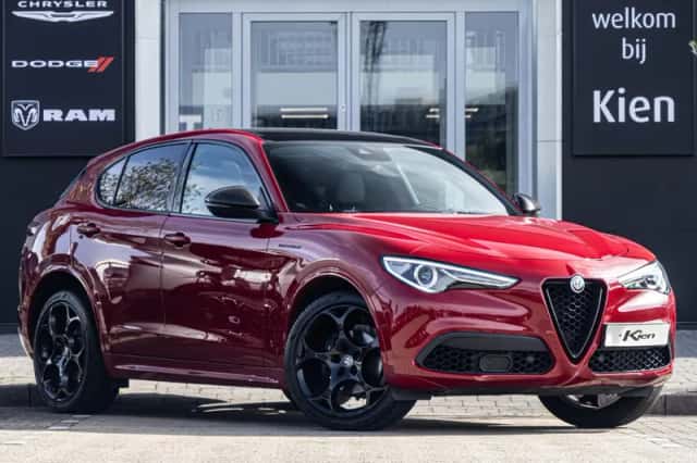 Alfa Romeo Stelvio (2022) thumbnail 1