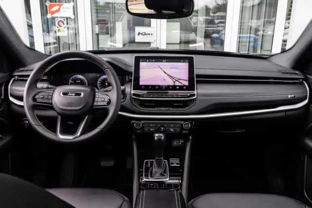 Jeep Compass (2021) thumbnail 2