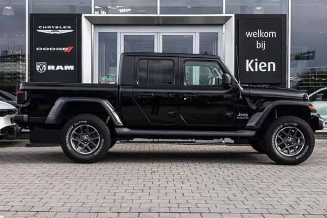 Jeep Gladiator (2019) thumbnail 2