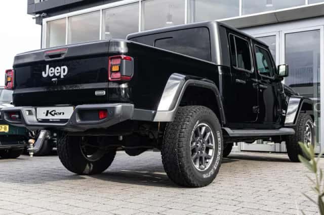 Jeep Gladiator (2019) thumbnail 3