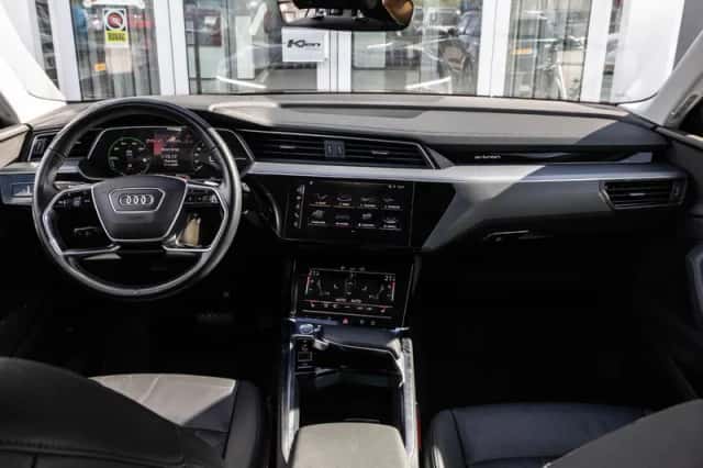 Audi e-tron (2019) thumbnail 2