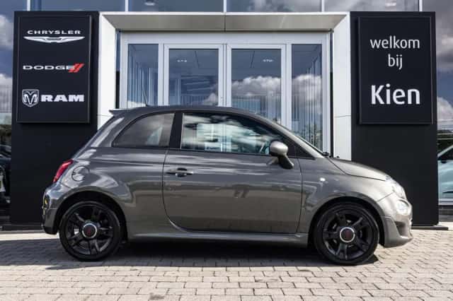 Fiat 500 (2018) thumbnail 3