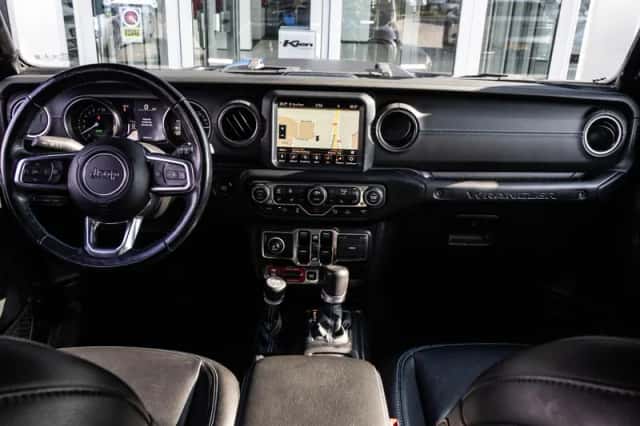Jeep Wrangler (2021) thumbnail 2