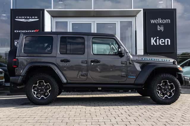 Jeep Wrangler (2021) thumbnail 4