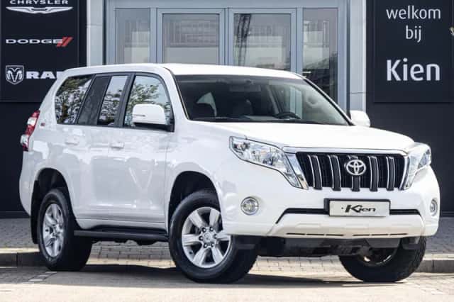 Toyota Land Cruiser (2018) thumbnail 1