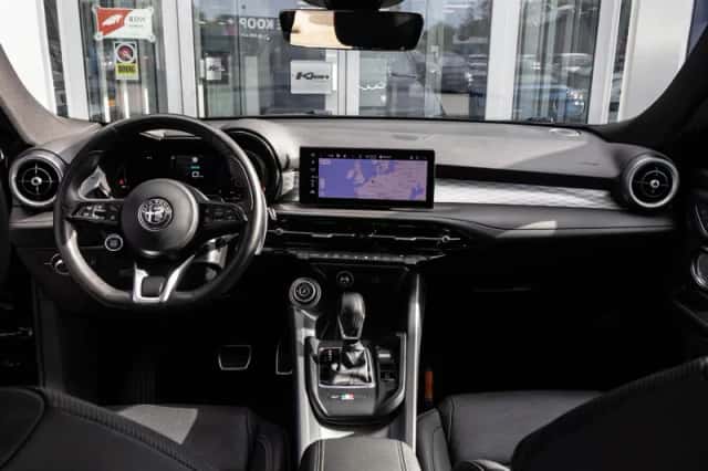 Alfa Romeo Tonale (2023) thumbnail 4