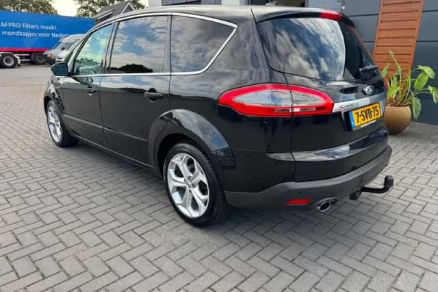 Ford S-Max (2010) thumbnail 3