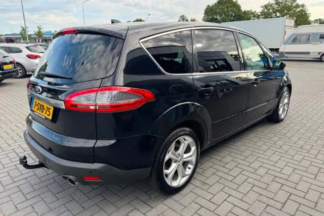 Ford S-Max (2010) thumbnail 4