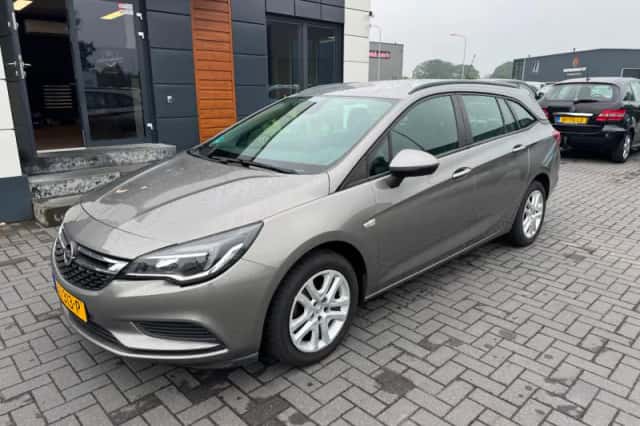 Opel Astra Sports Tourer (2016) thumbnail 1