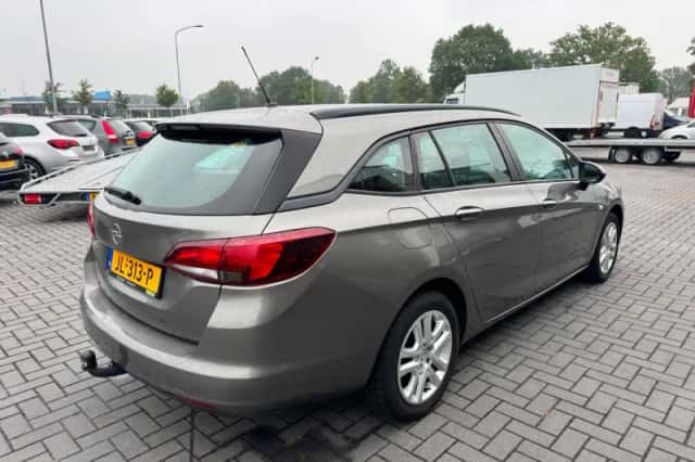 Opel Astra Sports Tourer (2016) thumbnail 4