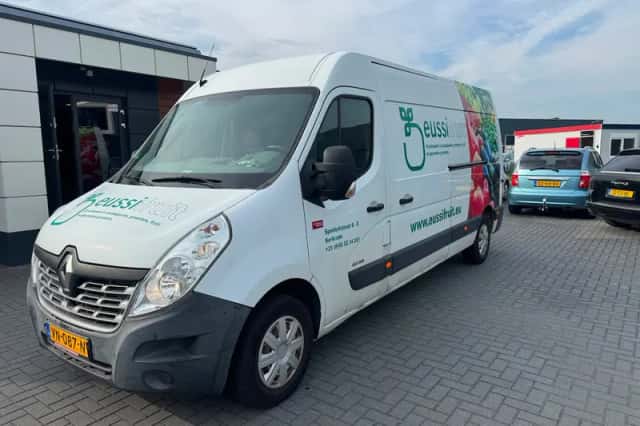 Renault Master (2015) thumbnail 1