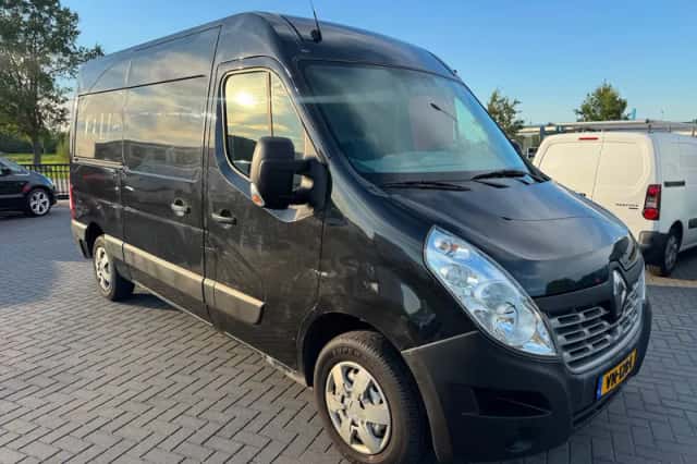 Renault Master (2015) thumbnail 2