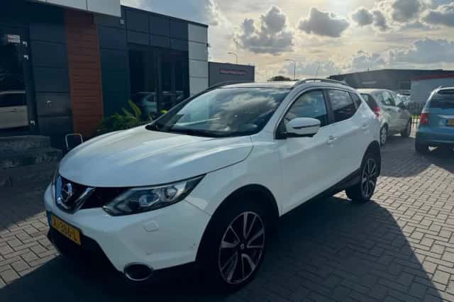 Nissan Qashqai (2016) thumbnail 1