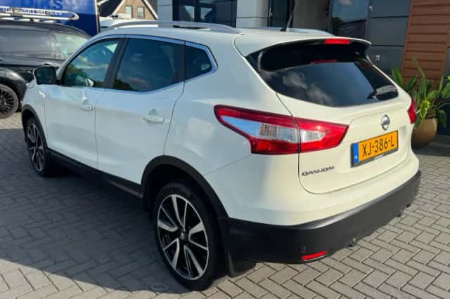 Nissan Qashqai (2016) thumbnail 4