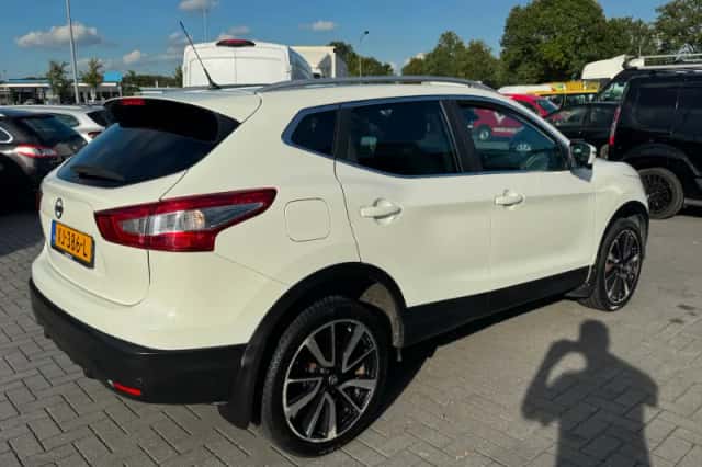 Nissan Qashqai (2016) thumbnail 5