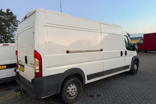 Peugeot Boxer (2013) thumbnail 2