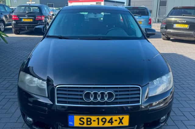 Audi A3 (2004) thumbnail 2