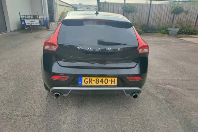Volvo V40 (2015) thumbnail 4