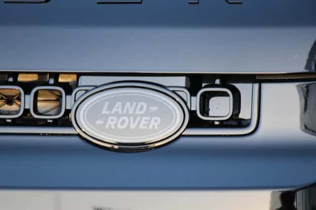 Land Rover Defender (2026) thumbnail 6