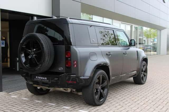 Land Rover Defender (2022) thumbnail 5