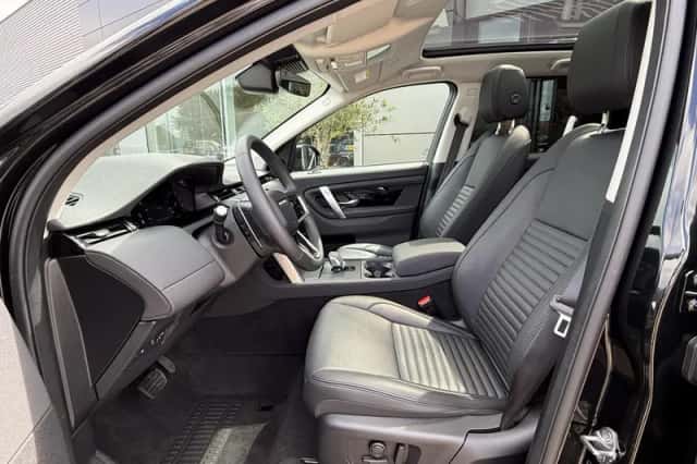 Land Rover Discovery Sport (2025) thumbnail 5