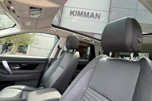 Land Rover Discovery Sport (2025) thumbnail 6