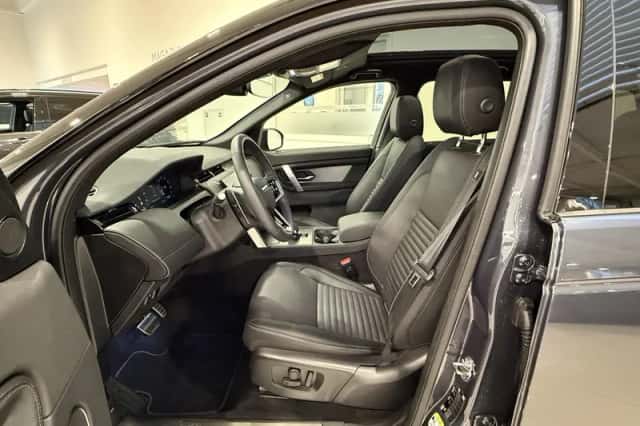 Land Rover Discovery Sport (2026) thumbnail 5