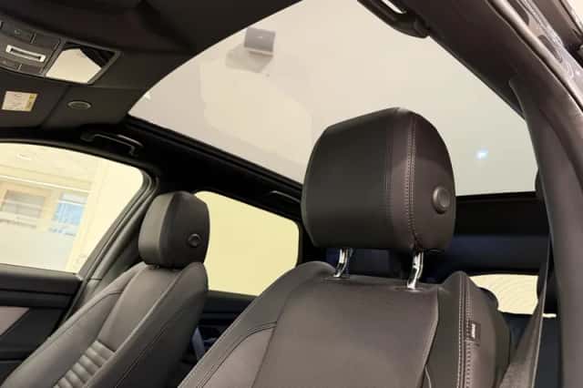 Land Rover Discovery Sport (2026) thumbnail 6