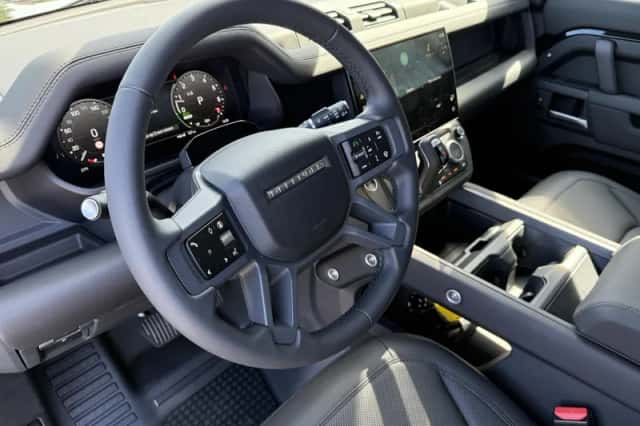 Land Rover Defender (2026) thumbnail 4