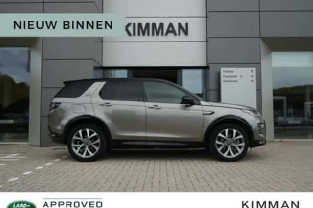 Land Rover Discovery Sport (2024) thumbnail 1