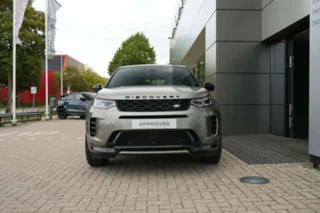 Land Rover Discovery Sport (2024) thumbnail 3