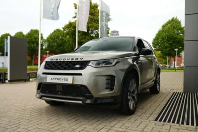 Land Rover Discovery Sport (2024) thumbnail 4