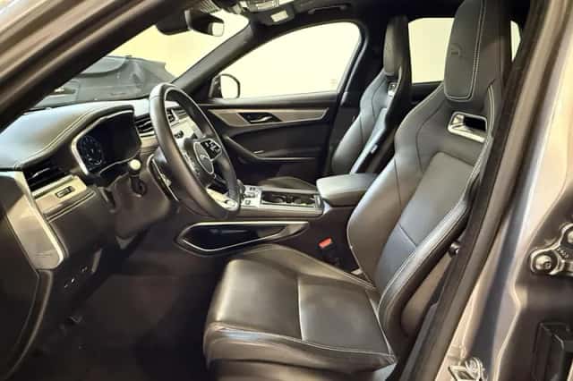 Jaguar F-Pace (2024) thumbnail 6