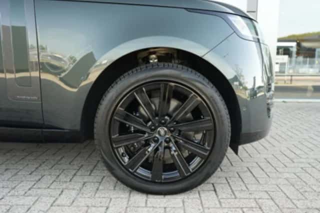 Land Rover Range Rover (2024) thumbnail 5