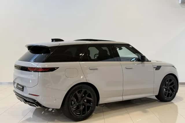 Land Rover Range Rover Sport (2026) thumbnail 3