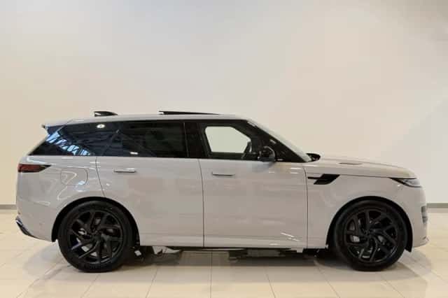 Land Rover Range Rover Sport (2026) thumbnail 4