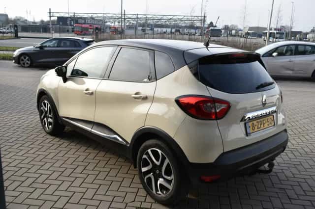 Renault Captur (2015) thumbnail 3