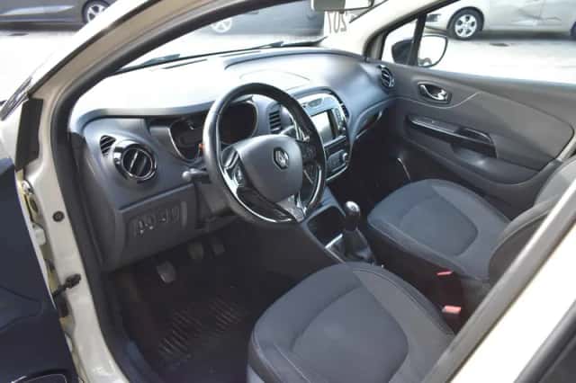 Renault Captur (2015) thumbnail 5