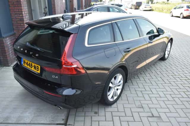 Volvo V60 (2020) thumbnail 2