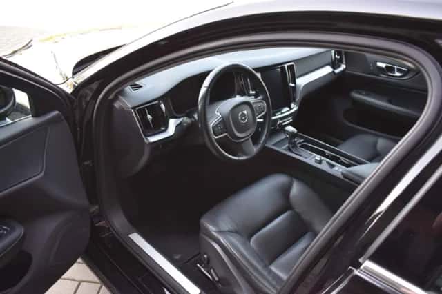 Volvo V60 (2020) thumbnail 5