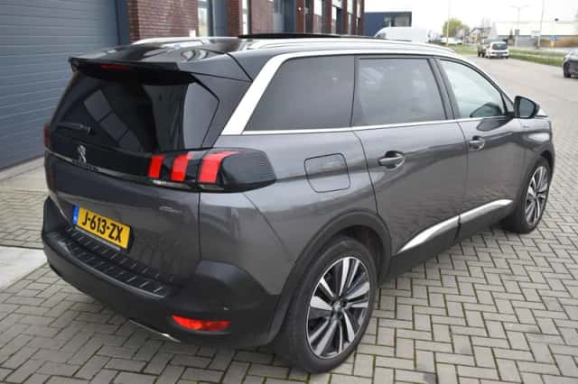 Peugeot 5008 (2020) thumbnail 2