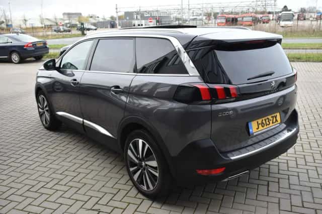 Peugeot 5008 (2020) thumbnail 3