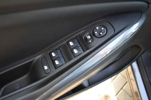 Opel Grandland (2020) thumbnail 6