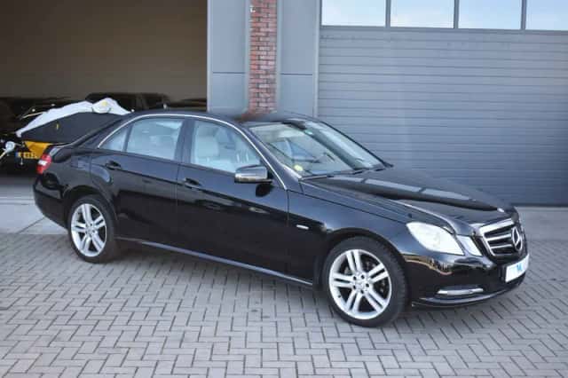 Mercedes-Benz E-Klasse (2016) thumbnail 1