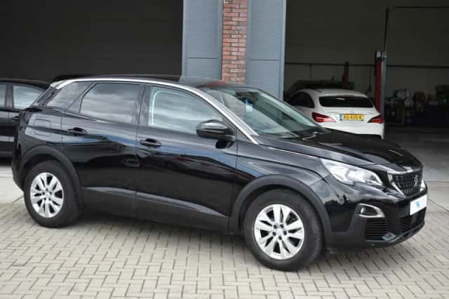Peugeot 3008 (2019) thumbnail 1