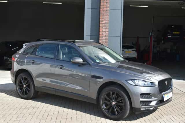 Jaguar F-Pace (2018) thumbnail 1