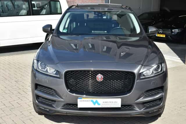 Jaguar F-Pace (2018) thumbnail 6