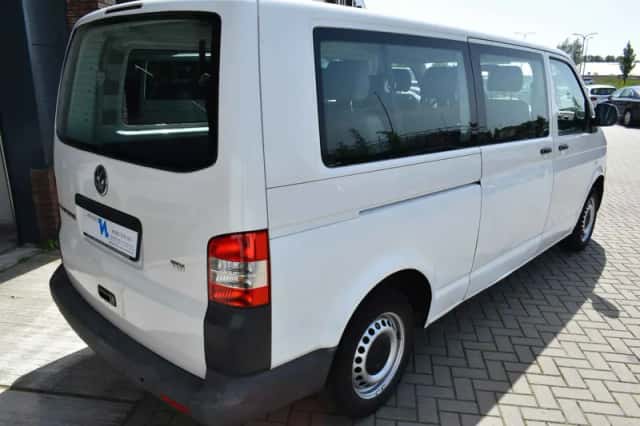 Volkswagen Transporter (2011) thumbnail 2