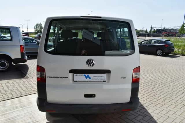 Volkswagen Transporter (2011) thumbnail 3