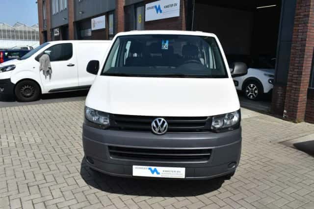 Volkswagen Transporter (2011) thumbnail 6